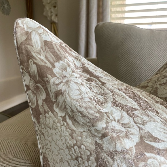 The Hattie Pillow Cover - Picture 6 of 6